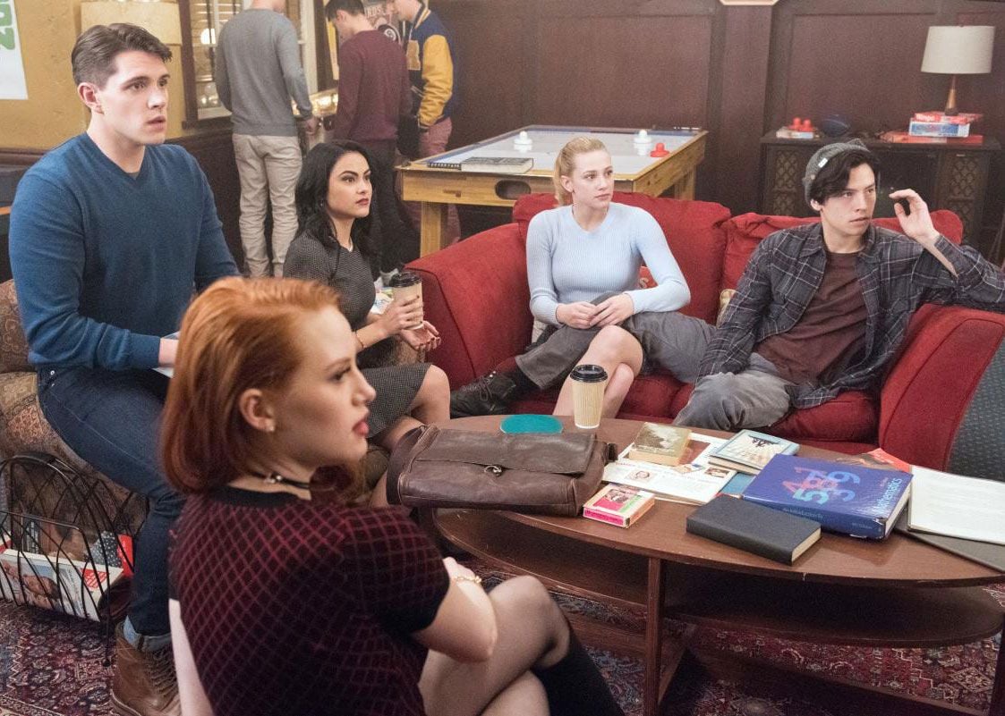 Riverdale Riverdale Photo Lili Reinhart Madelaine Petsch Camila