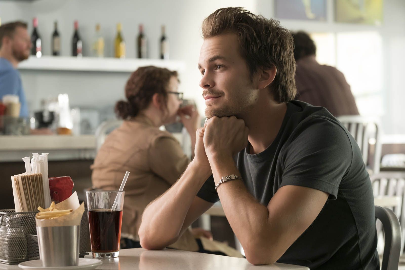 Girlboss Girlboss Photo Johnny Simmons 25 sur 65 AlloCiné