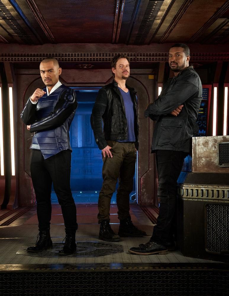Plus Belle La Vie Saison 17 épisode 240 Dark Matter : Photo Alex Mallari Jr., Anthony Lemke, Roger Cross - 82