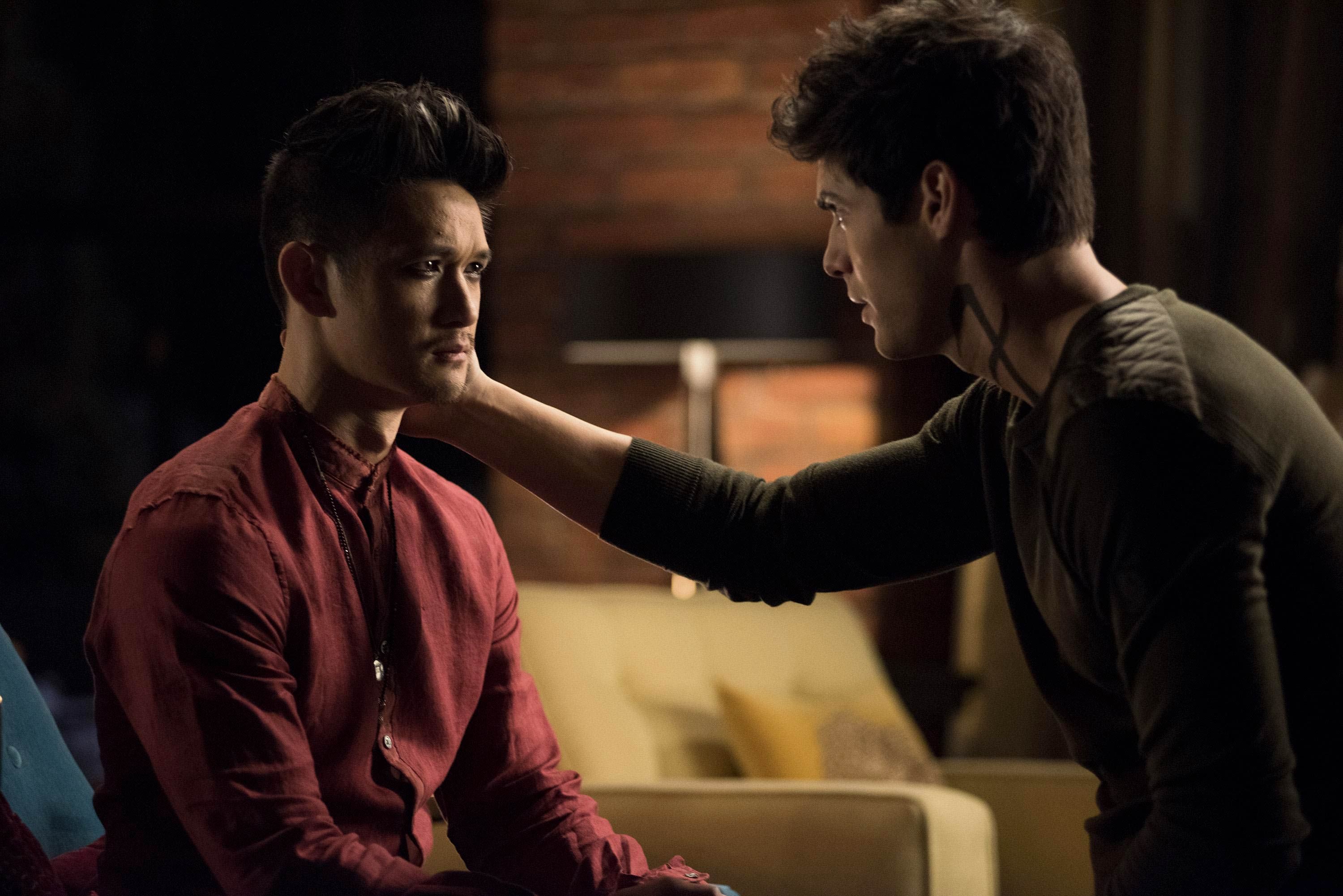 Films Et Séries Tv Avec Harry Shum Jr Photo de Harry Shum Jr. - Photo Harry Shum Jr., Matthew Daddario - AlloCiné