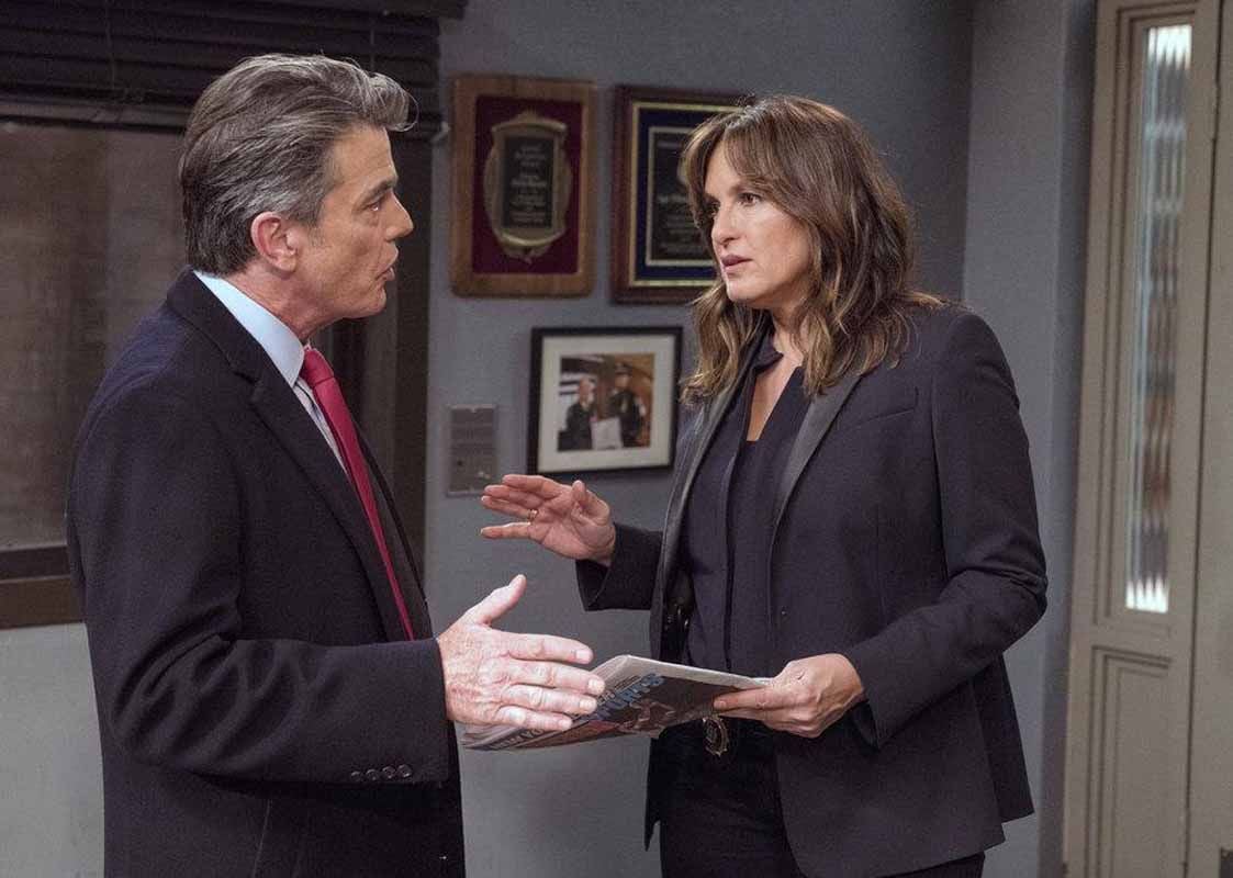 Films Et Séries Tv Avec Peter Gallagher New York Unité Spéciale : Photo Mariska Hargitay, Peter Gallagher - 299 sur  1016 - AlloCiné