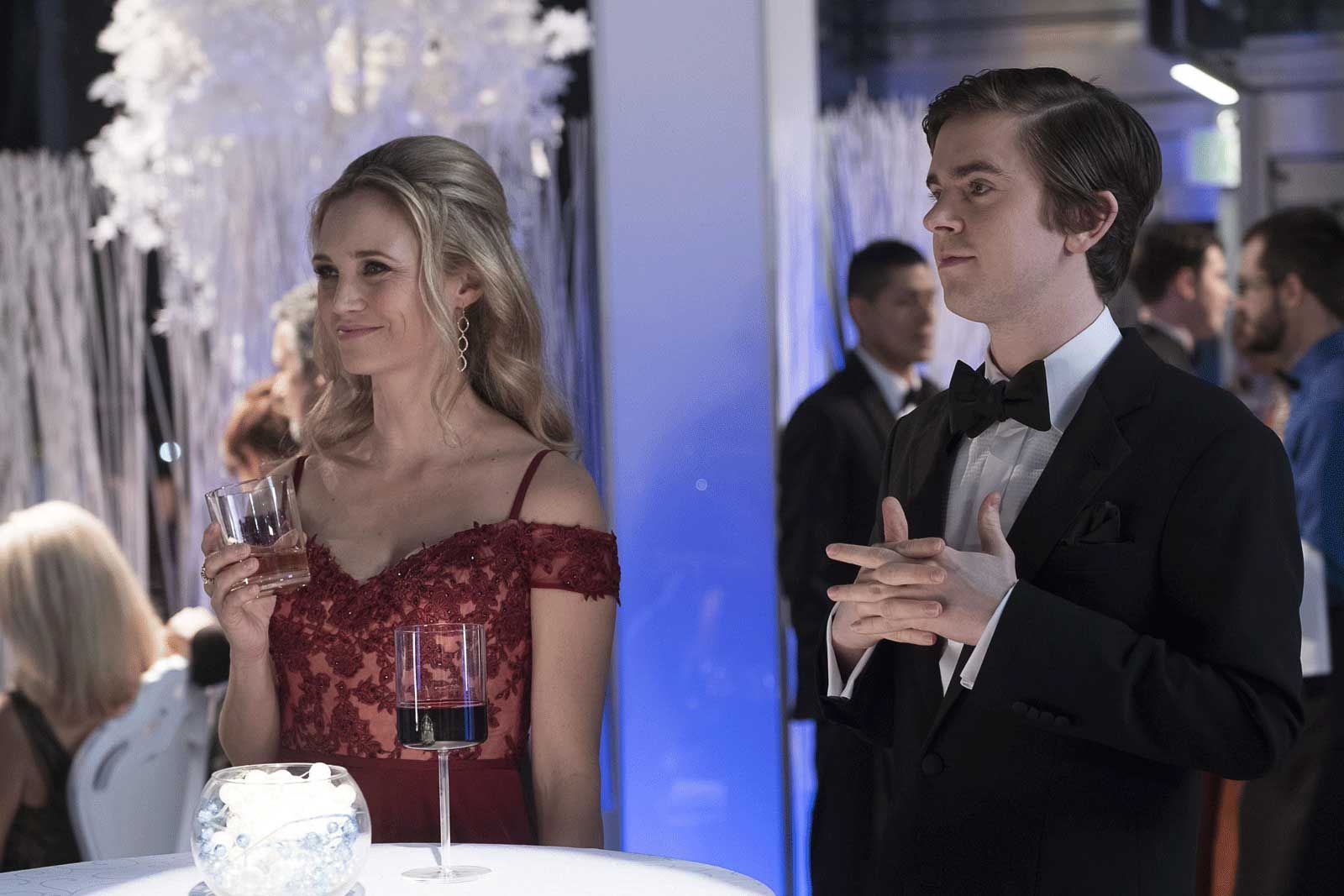 Films Et Séries Tv Avec Fiona Gubelmann Good Doctor : Photo Fiona Gubelmann, Freddie Highmore - 248 sur 328