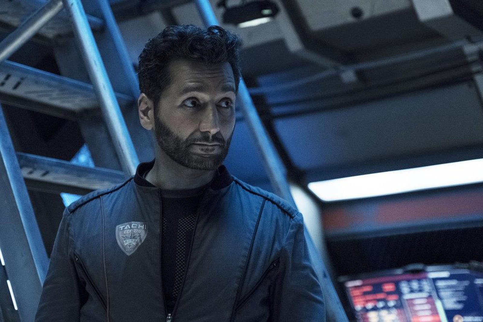 The expanse. Алекс Камаль экспансия. CAS Anvar Expanse. Пространство сериал Алекс. Сериал экспансия Алекс.