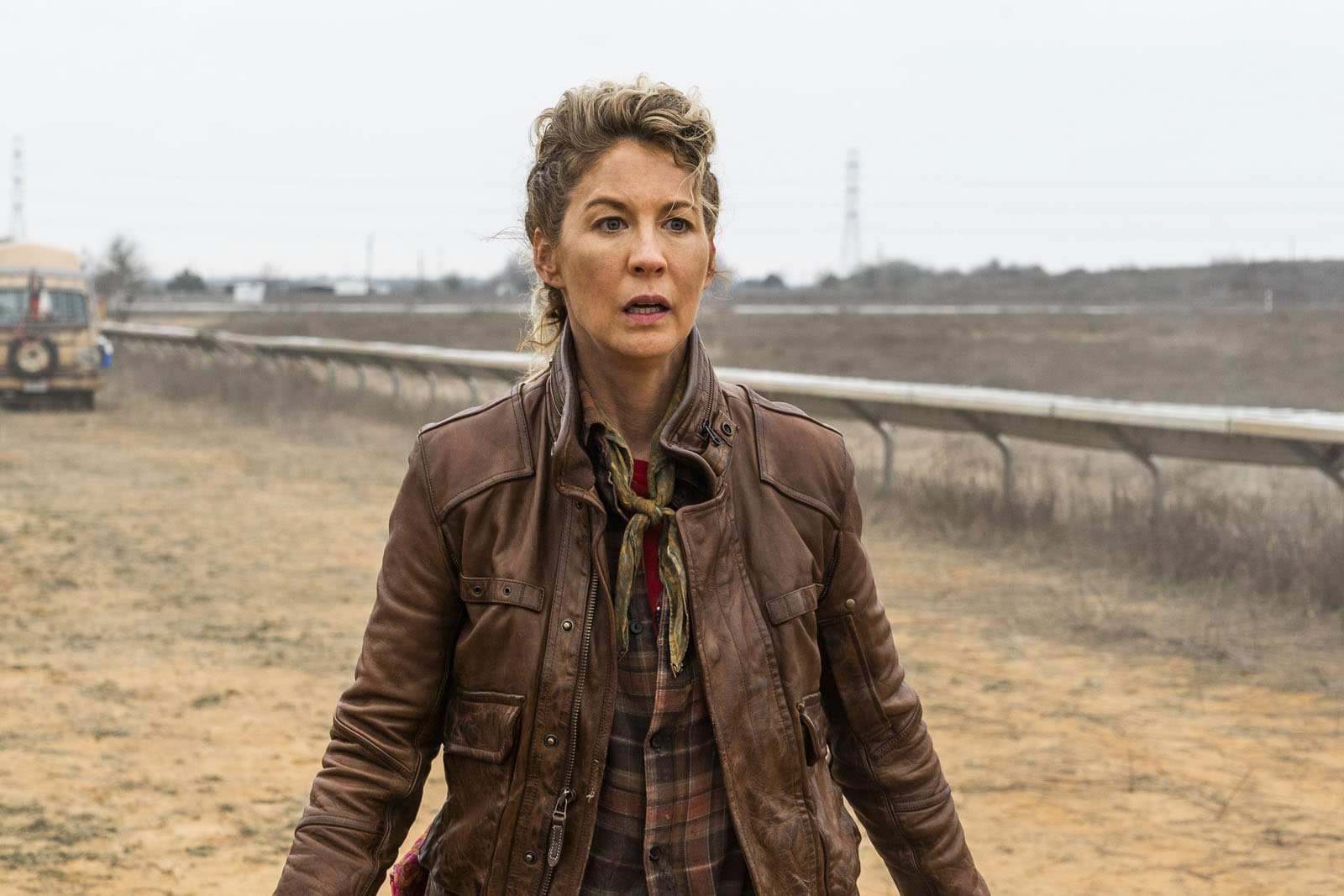 Fear The Walking Dead : Fear The Walking Dead : Photo Jenna Elfman - 261  sur 522 - AlloCiné