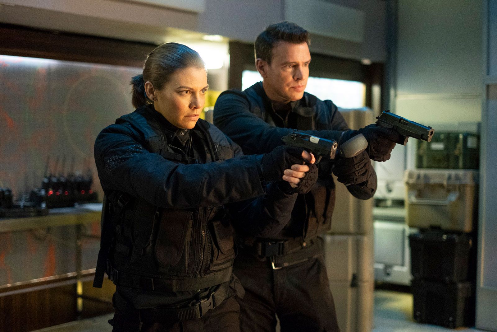 Whiskey Cavalier : Whiskey Cavalier : Photo Scott Foley, Lauren Cohan