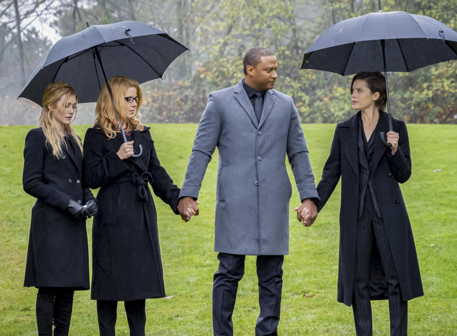 Arrow Arrow Photo Audrey Marie Anderson David Ramsey Katherine Mcnamara Emily Bett 6127