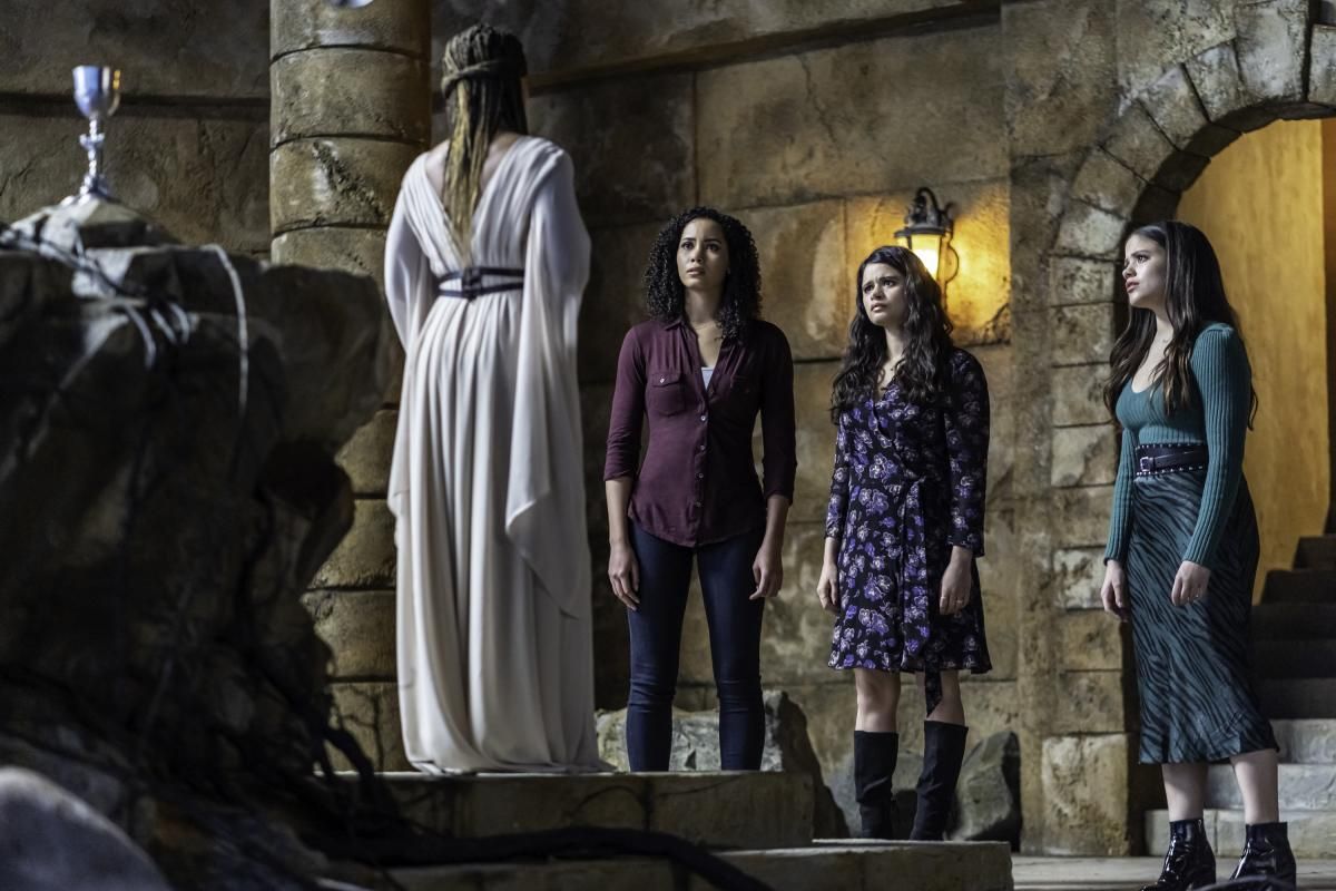 Charmed (2018) : Charmed (2018) : Photo Sarah Jeffery, Melonie Diaz