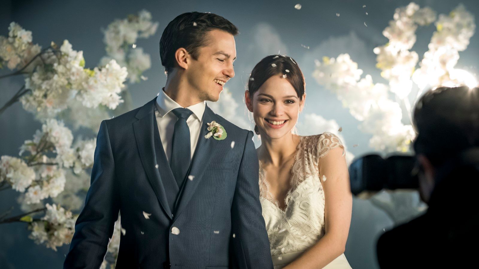 Photo de Emilia Schüle - Un mariage sans fin : Photo Emilia Schüle, Tim