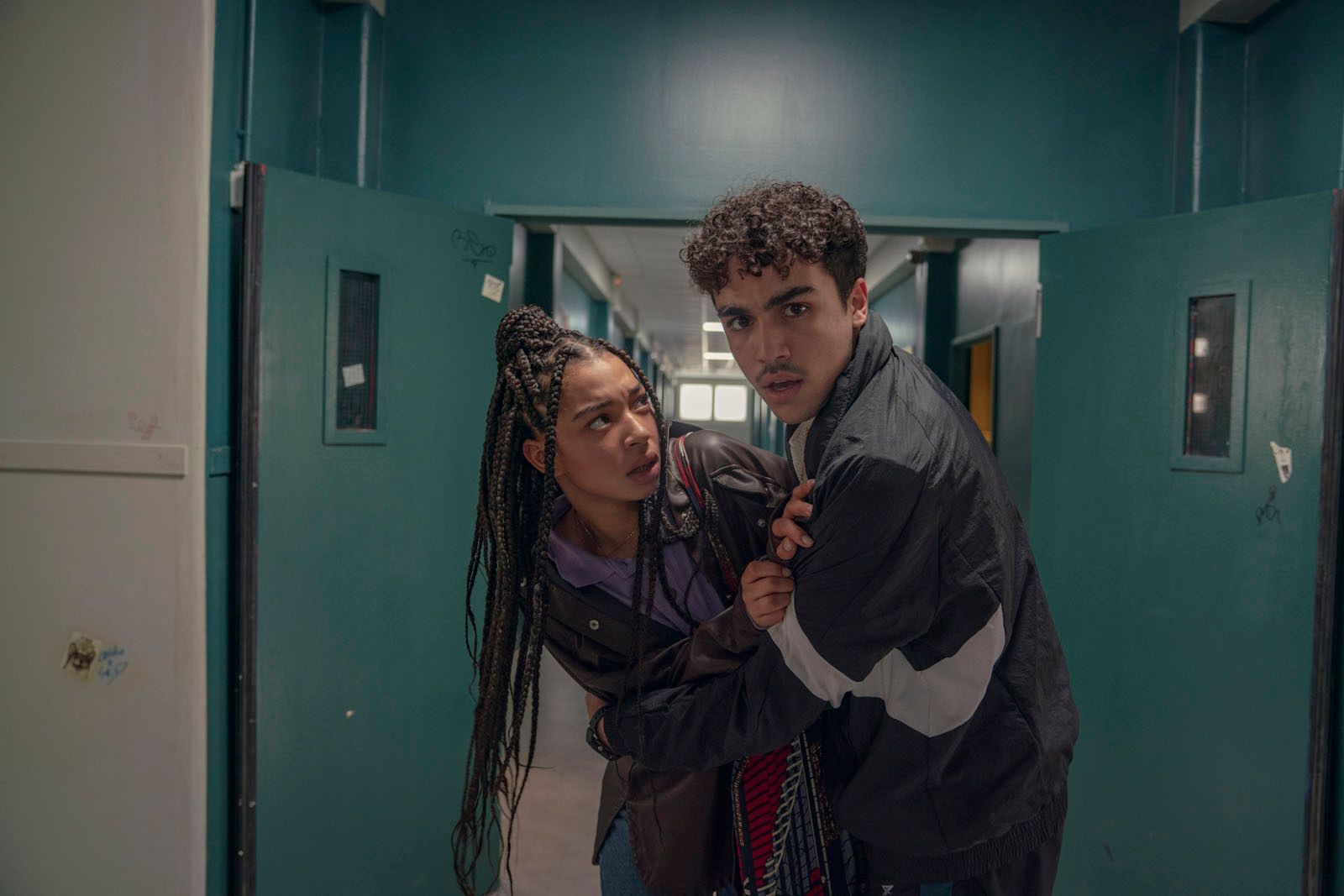 Mortel : Photo Manon Bresch, Carl Malapa - 13 sur 38 - AlloCiné