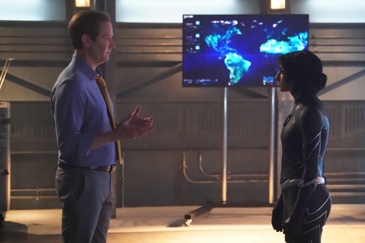 Flash Saison 8 Episode 19 Flash (2014) : Photo Kausar Mohammed, Matt Letscher - 7 sur 840 - AlloCiné