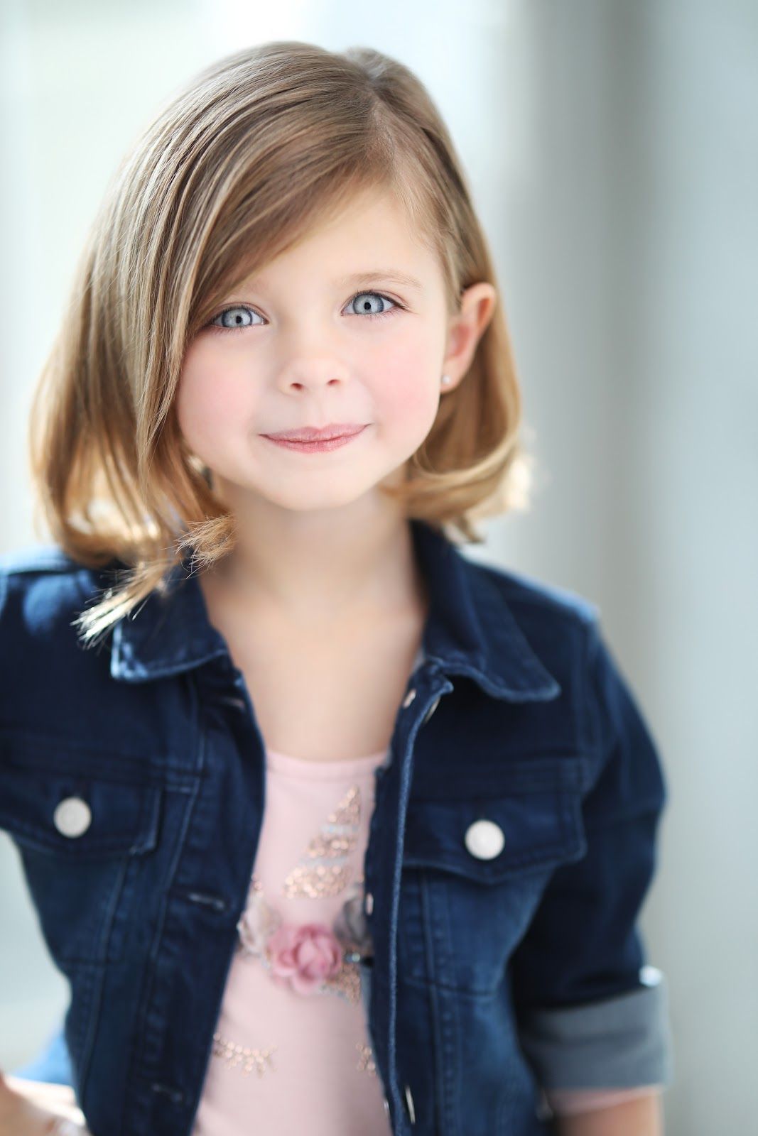 Photo de Eva Brooke Baker Affiche Eva Brooke Baker Photo 0 sur 1