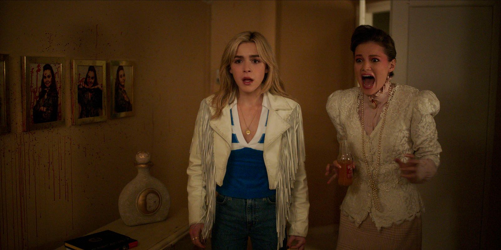 Photo de Olivia Holt - Totally Killer : Photo Kiernan Shipka, Olivia