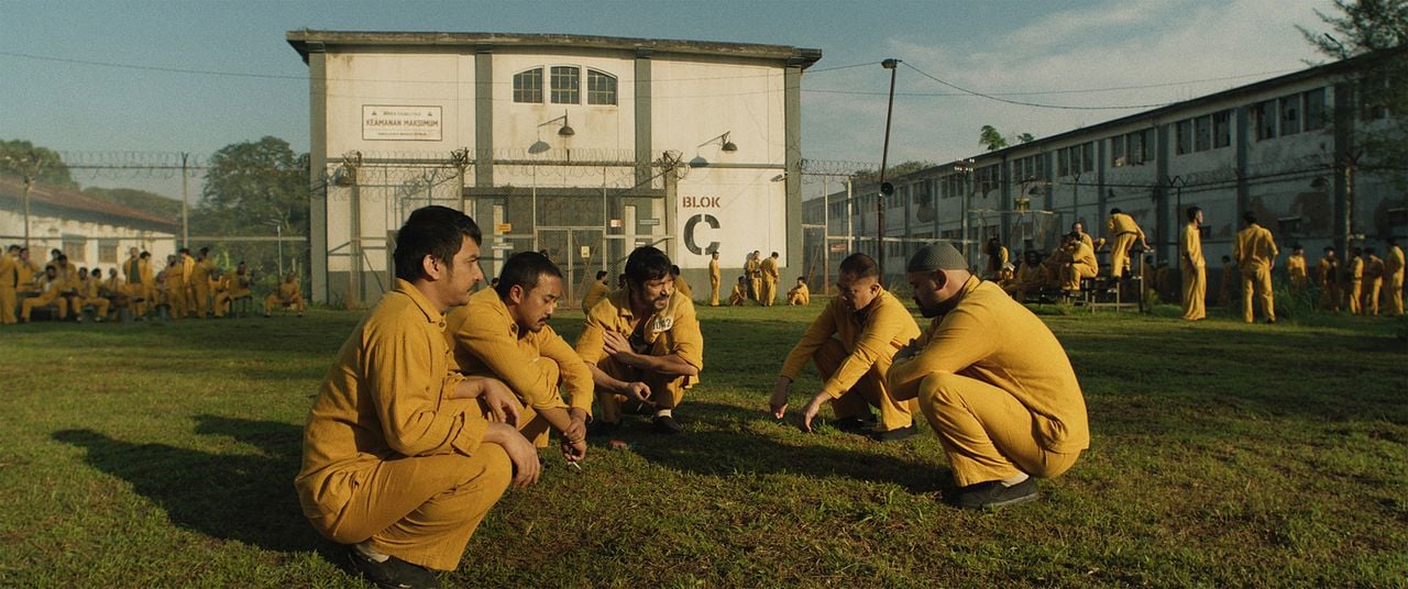 Ghost in the Cell : Photo Lukman Sardi, Mike Lucock, Yoga Pratama, Abimana Aryasatya, Danang Suryonegoro