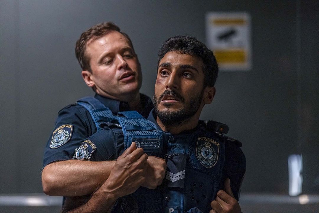 Critical Incident : Photo Akshaye Khanna, Oliver Ackland
