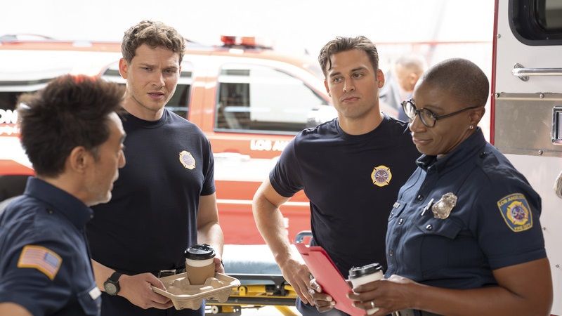 9-1-1 : Photo Kenneth Choi, Oliver Stark, Ryan Guzman, Aisha Hinds