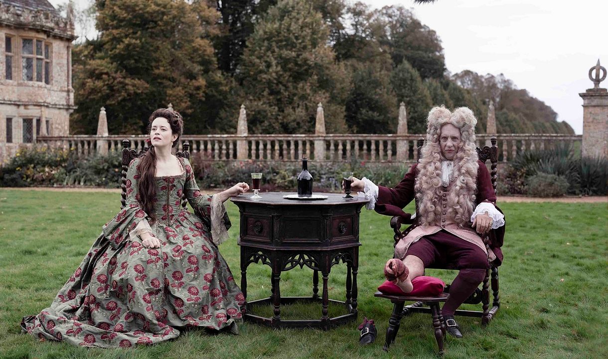 Savage House : Photo Claire Foy, Richard E. Grant