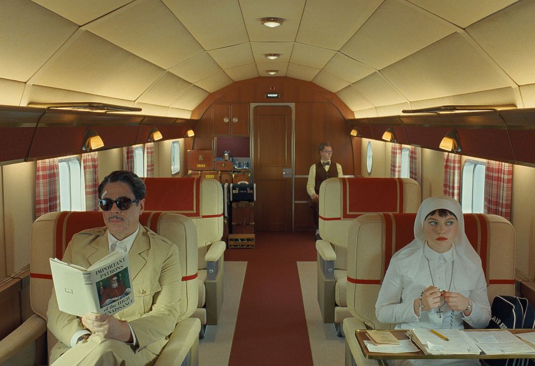 The Phoenician Scheme : Photo Mia Threapleton, Benicio Del Toro
