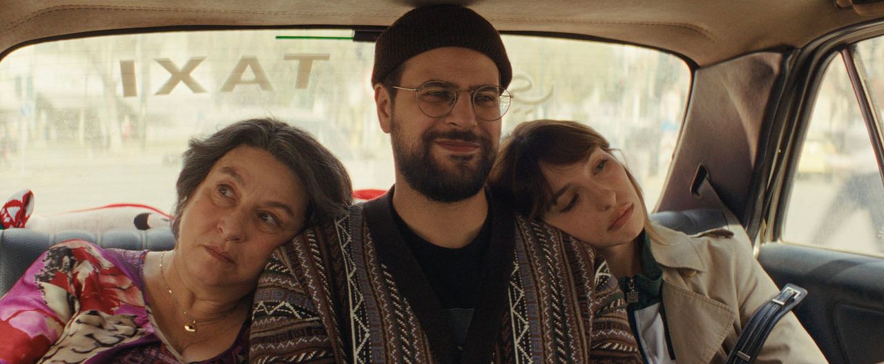 Tout va super : Photo Hakim Jemili, Marie Colomb