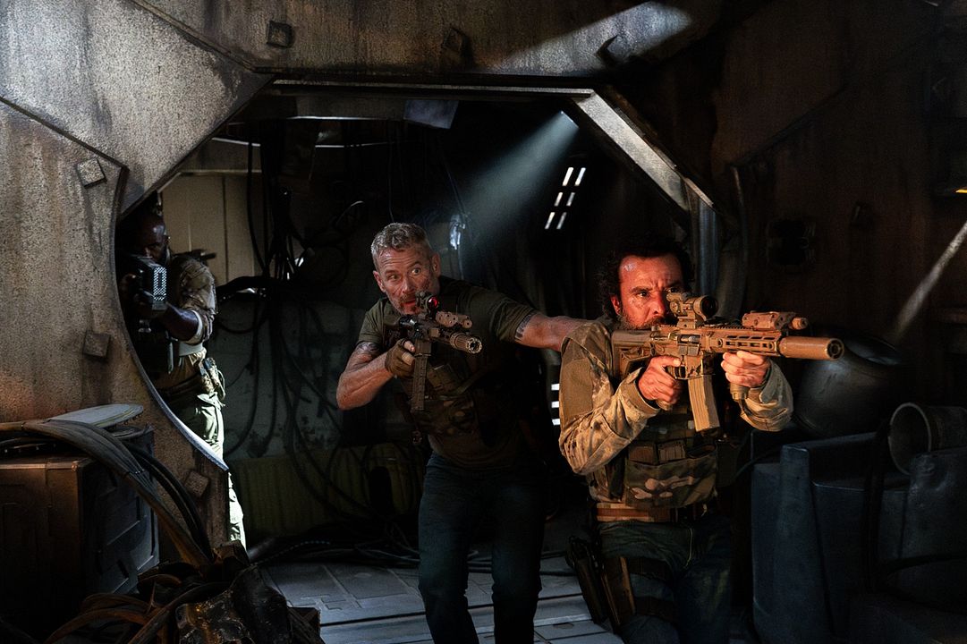 Osiris : Photo Michael Irby, Max Martini