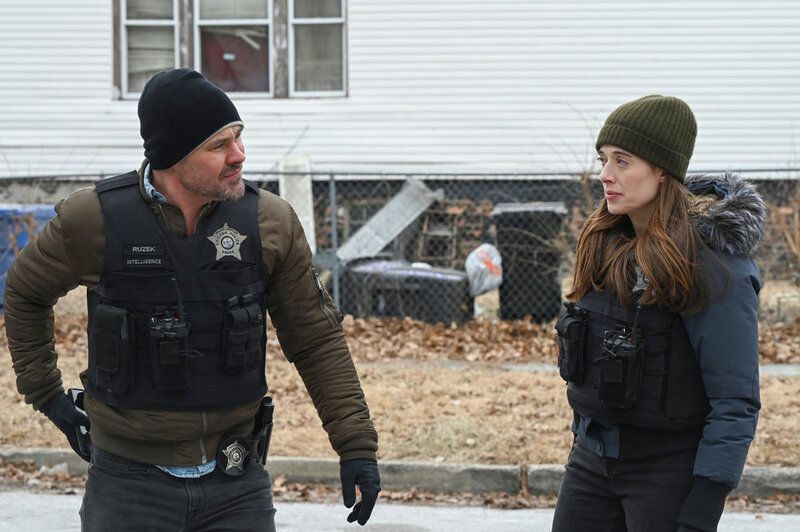 Chicago Police Department : Photo Patrick John Flueger, Marina Squerciati