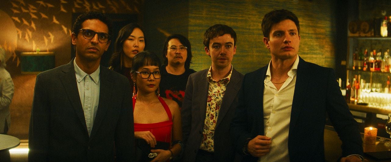 The Altruists : Photo Naomi Okada, Karan Soni, Alex Lawther, Madison Hu, Eugene Young, Matt Rife