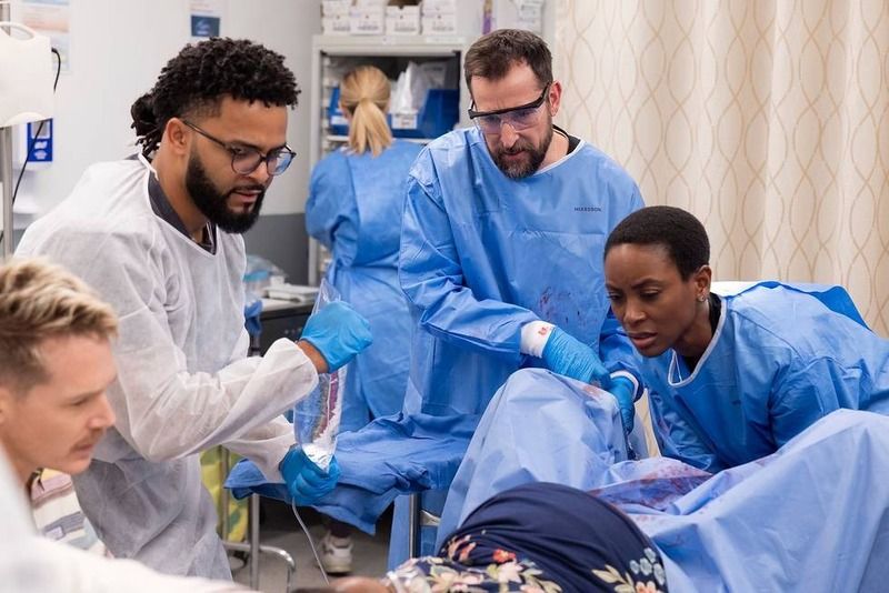 The Pitt : Photo Noah Wyle, Tracy Ifeachor, Mason McCulley, Brandon Mendez Homer