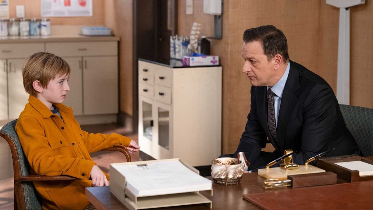 Best Medicine : Photo Ben Lewis, Josh Charles