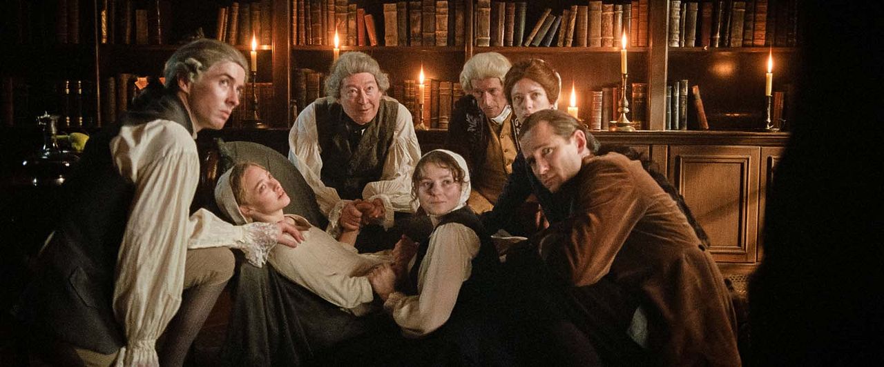 Le Testament d'Ann Lee : Photo Stacy Martin, Amanda Seyfried, Scott Handy, Jeremy Wheeler (III), Lewis Pullman, Thomasin McKenzie, Matthew Beard