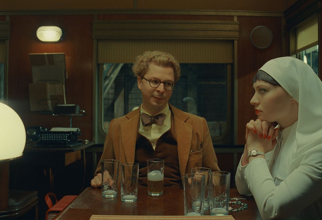 The Phoenician Scheme : Photo Michael Cera, Mia Threapleton
