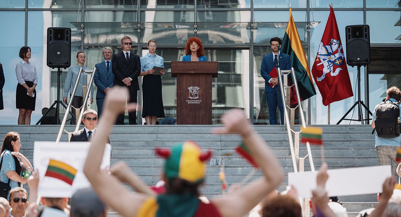 Tenir debout : Photo Elvinas Juodkazis, Redita Dominaityte