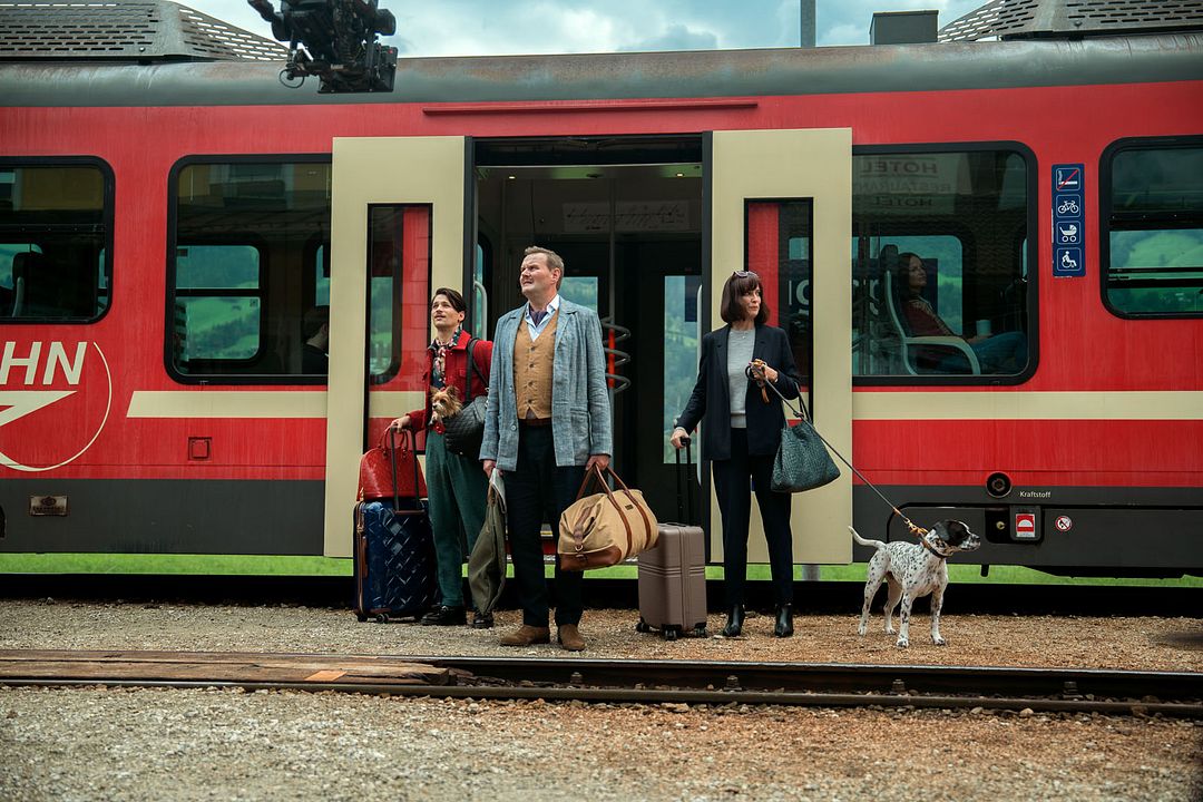Mange, prie, aboie : Photo Devid Striesow, Alexandra Maria Lara, Doga Gürer