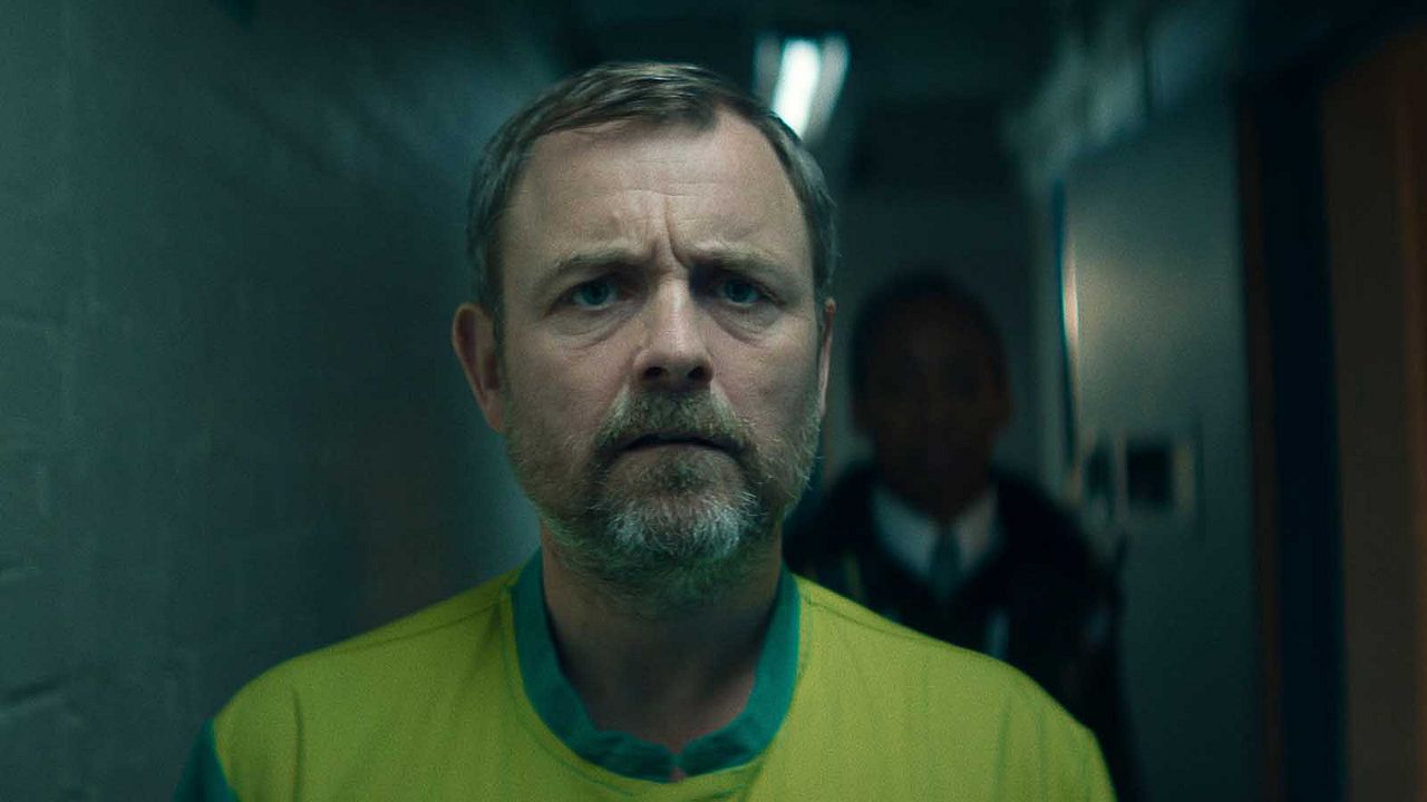 Hijack : Photo Neil Maskell