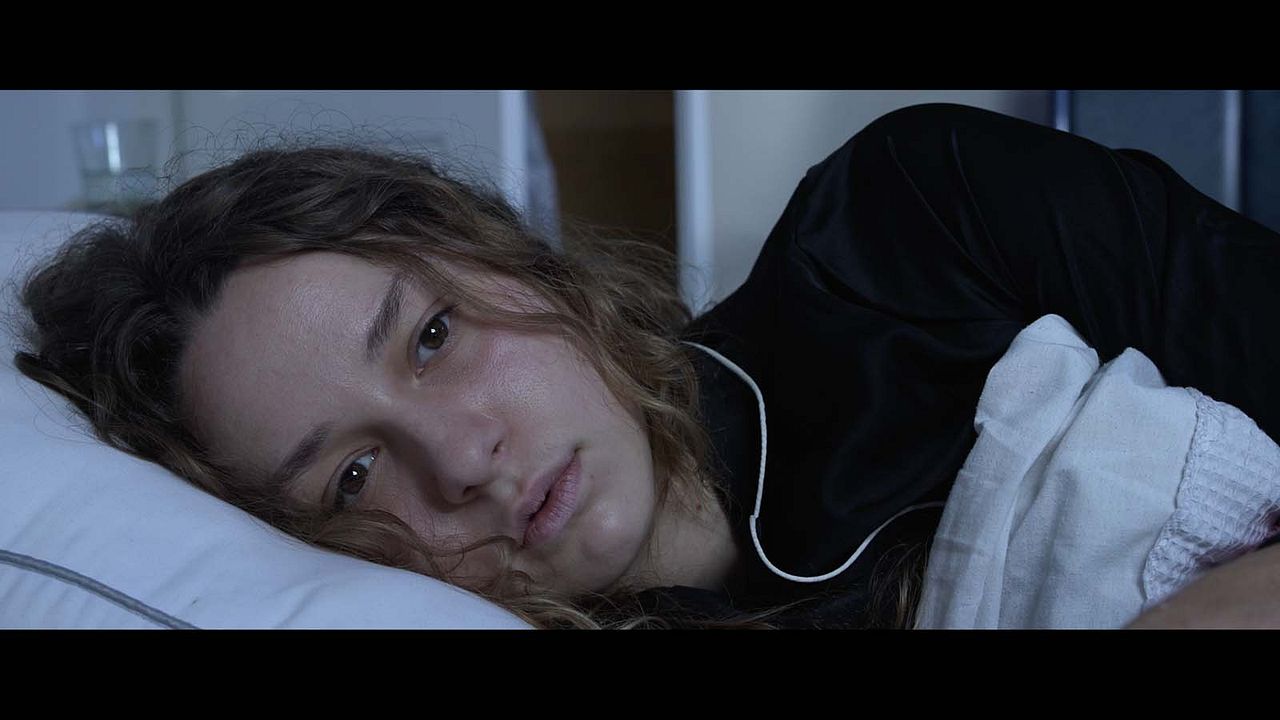 Juste une caresse : Photo Claire Piloz
