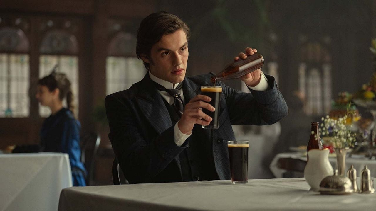 House Of Guinness : Photo Louis Partridge