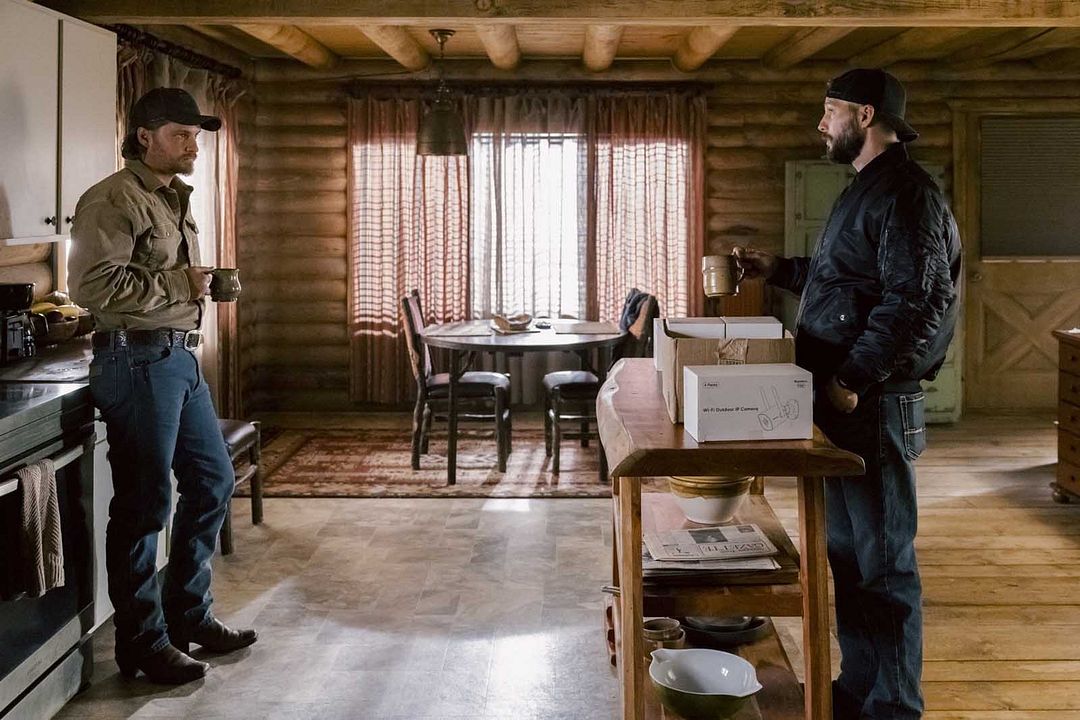 Marshals : A Yellowstone Story : Photo Luke Grimes, Logan Marshall-Green