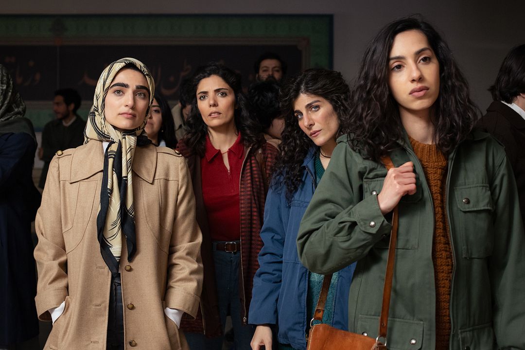 Lire Lolita à Téhéran : Photo Mina Kavani, Catayoune Ahmadi, Bahar Beihaghi