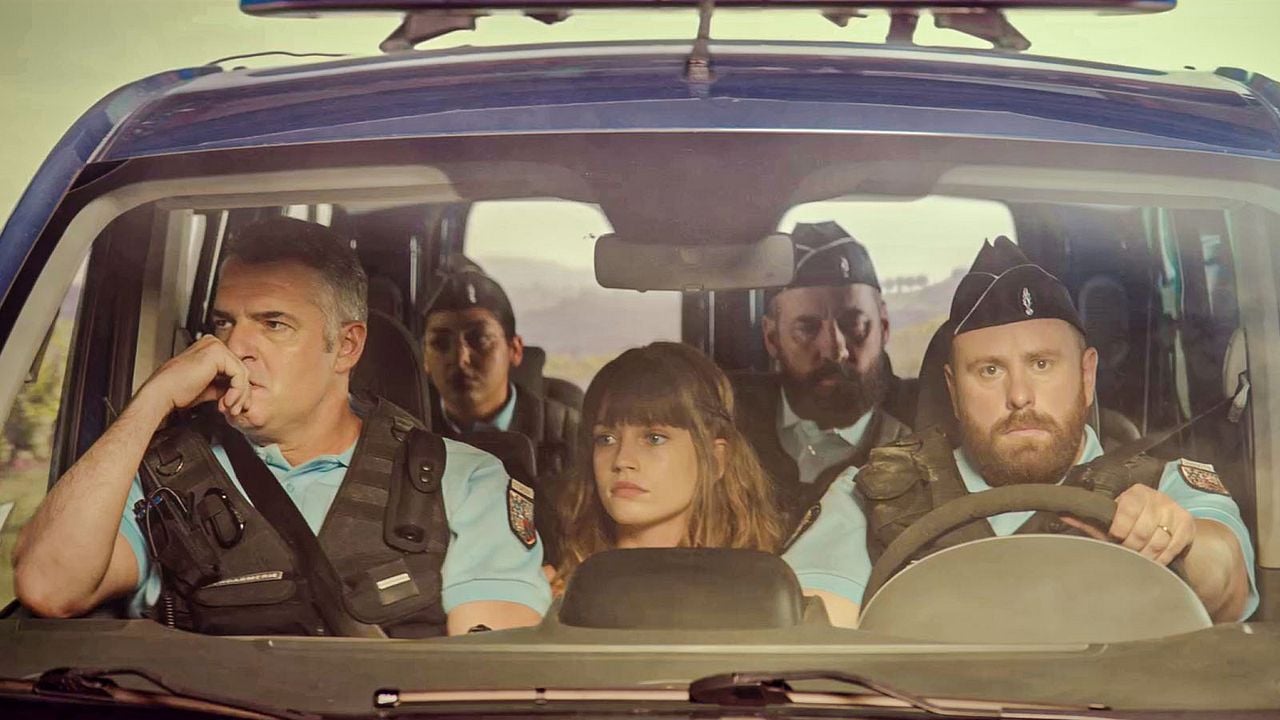 Les Gendarmes : Photo Sofia Belabbes, Arnaud Ducret, Fred Testot, Marc Riso, Margot Heckmann