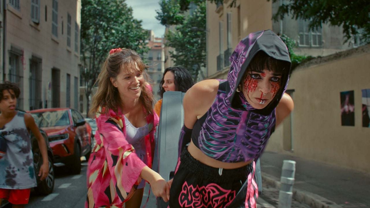 Les Femmes au balcon : Photo Sanda Codreanu, Noémie Merlant, Souheila Yacoub