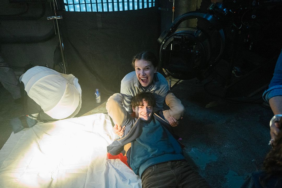  La dernière aventure : Le making-of de Stranger Things 5 : Photo Millie Bobby Brown, Noah Schnapp