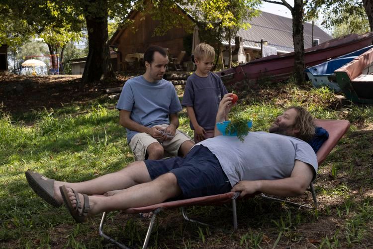 Hidden People : Photo
