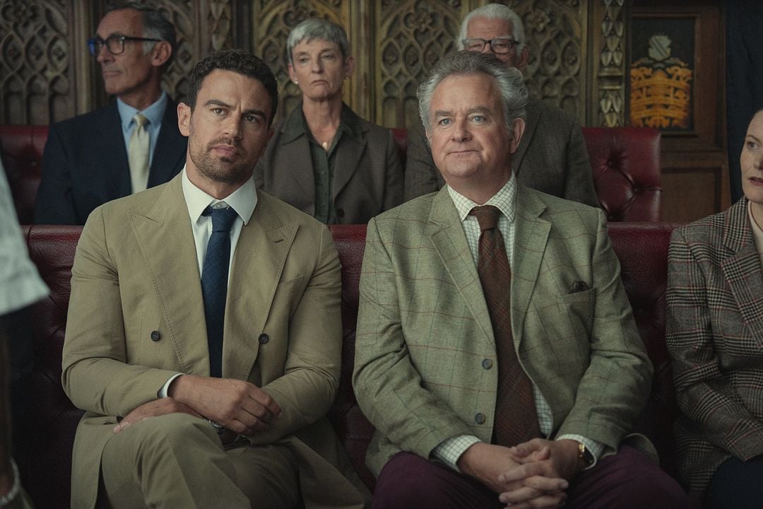 The Gentlemen : Photo Hugh Bonneville, Theo James