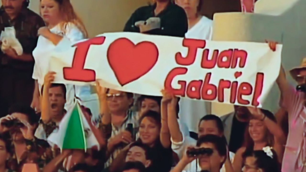 Juan Gabriel: I Must, I Can, I Will : Photo