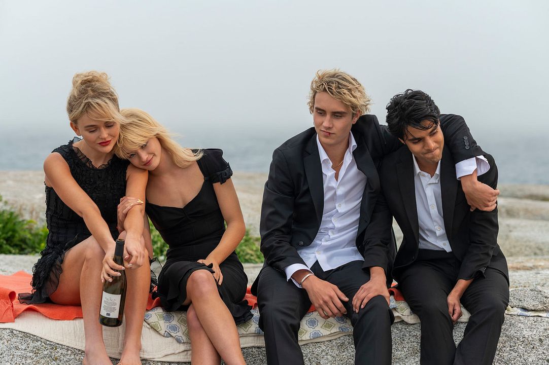 Photo Esther-Rose McGregor, Joseph Zada, Shubham Maheshwari, Emily Alyn Lind