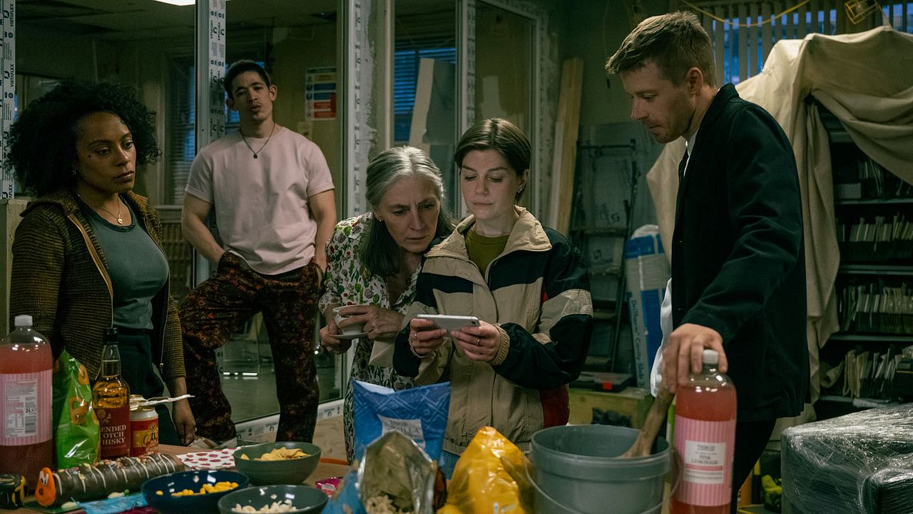 Photo Saskia Reeves, Christopher Chung, Aimee-Ffion Edwards, Rosalind Eleazar, Jack Lowden
