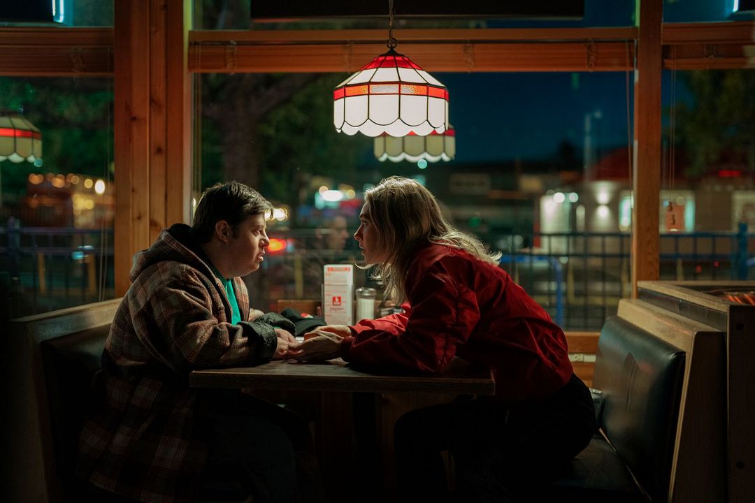 Night Always Comes : Photo Zachary Gottsagen, Vanessa Kirby