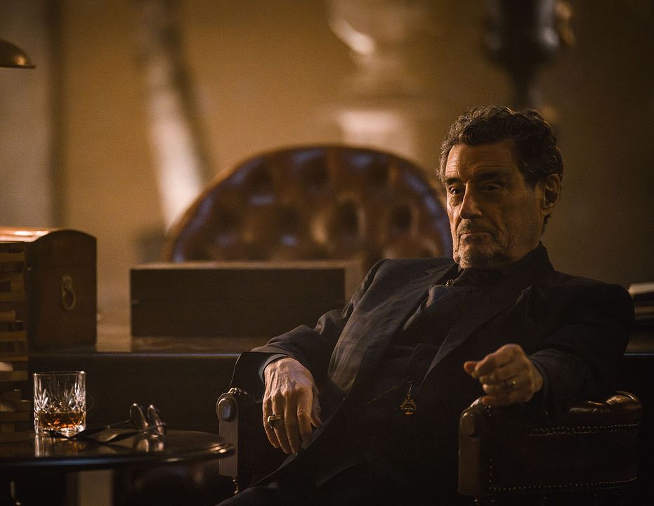Deep Cover : Photo Ian McShane