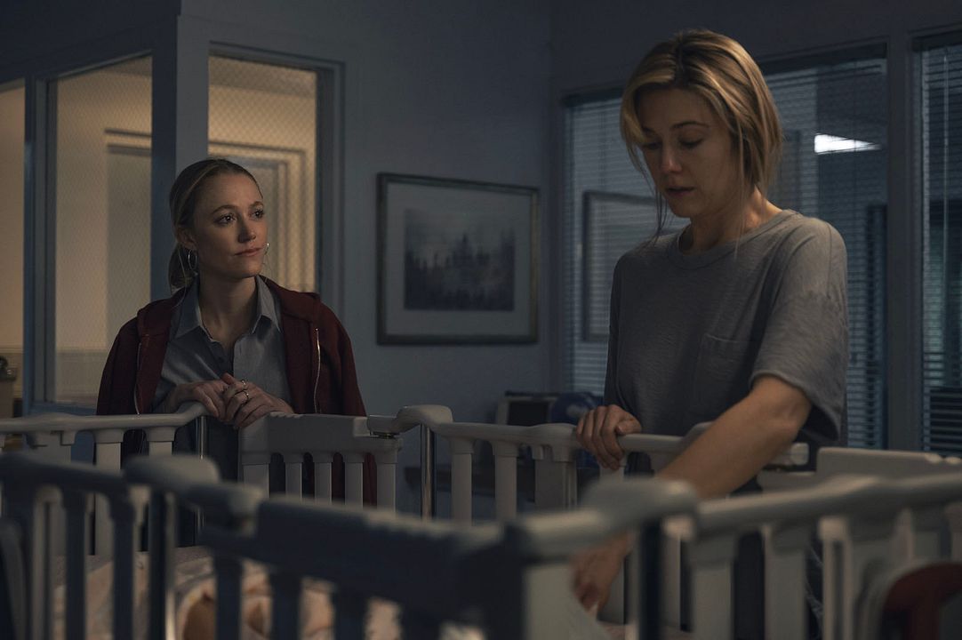 La Main sur le berceau : Photo Maika Monroe, Mary Elizabeth Winstead
