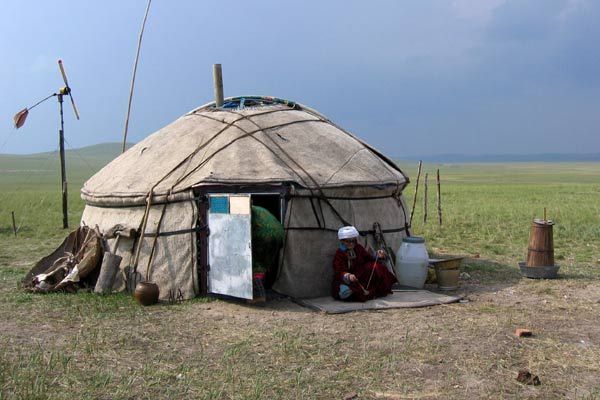 Mongolian ping pong : Photo Ning Hao