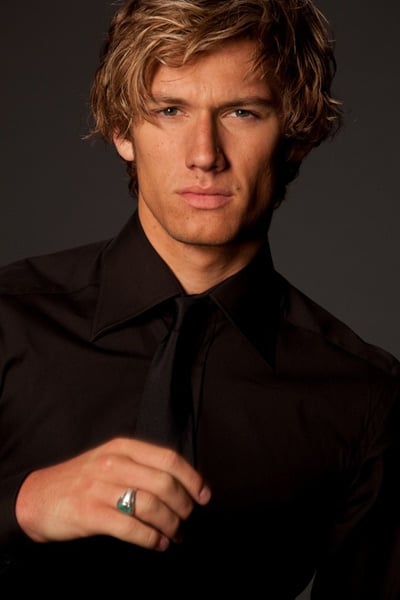 Next photo of Alex Pettyfer