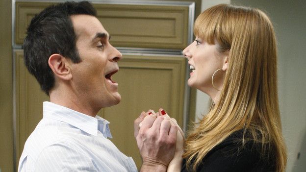 Photo de Judy Greer - Modern Family : Photo Judy Greer, Ty Burrell ...